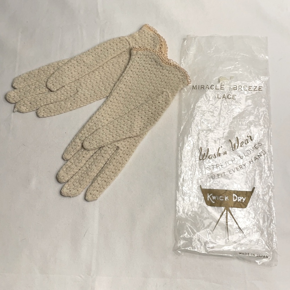 Vintage Lace Gloves w/ OG Packaging